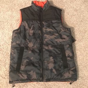 🚨🦃🦌🍁BRAND NEW men’s REVERSIBLE vest.